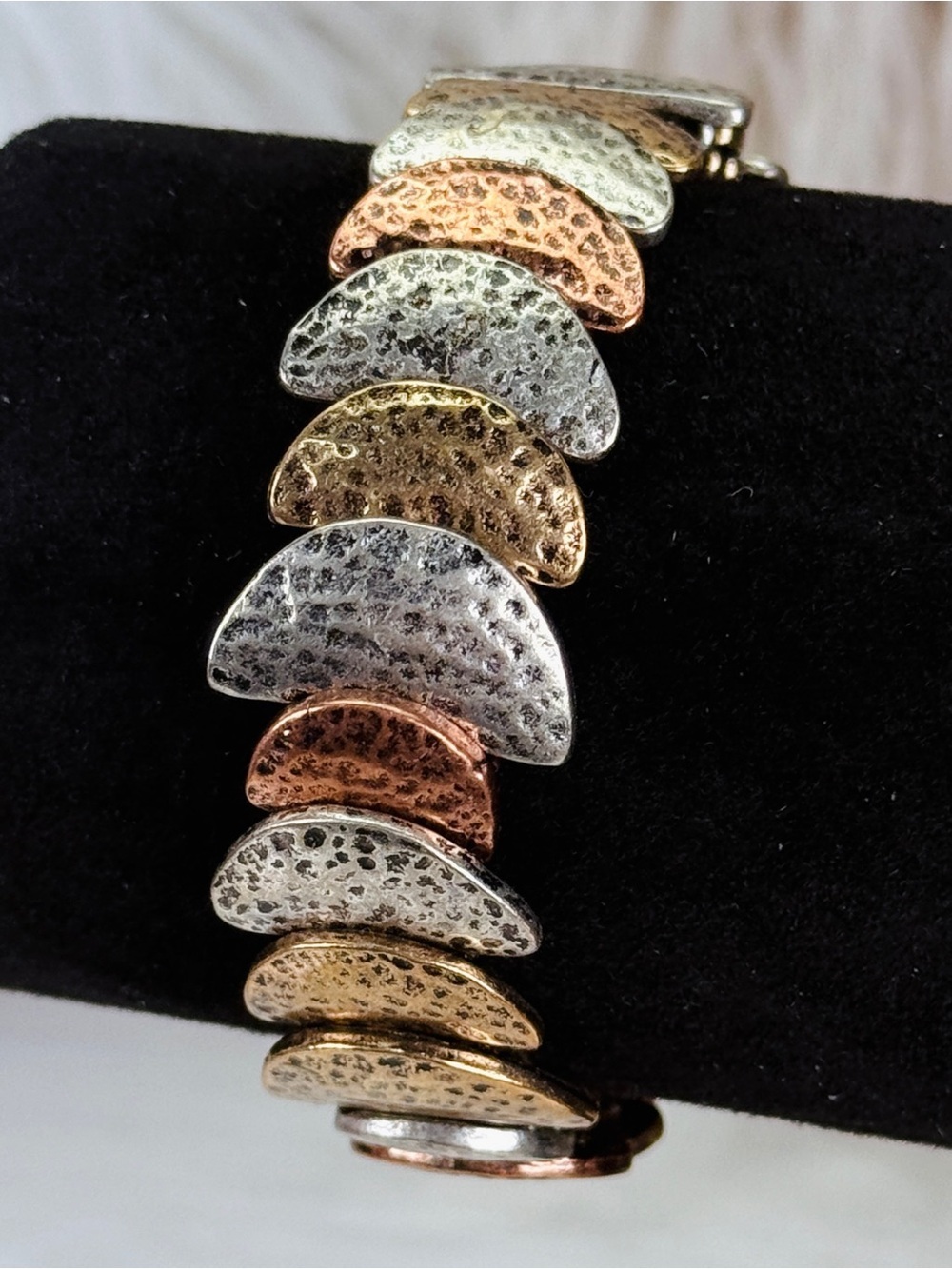 Multicolor multimetal Textured hammered stretch Bracelet